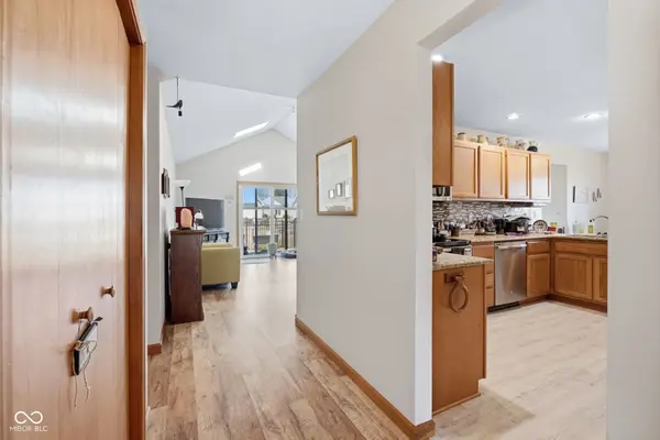 3442 Berkdale DR, Columbus, IN 47203