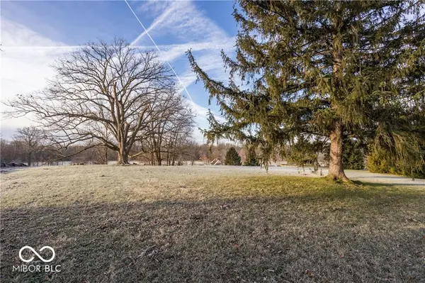 16 Lost Run LN, Zionsville, IN 46077