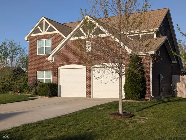 6179 N Cedarwood DR, Mccordsville, IN 46055
