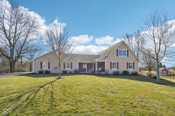 3369 Farmbrook CT, Danville, IN 46122