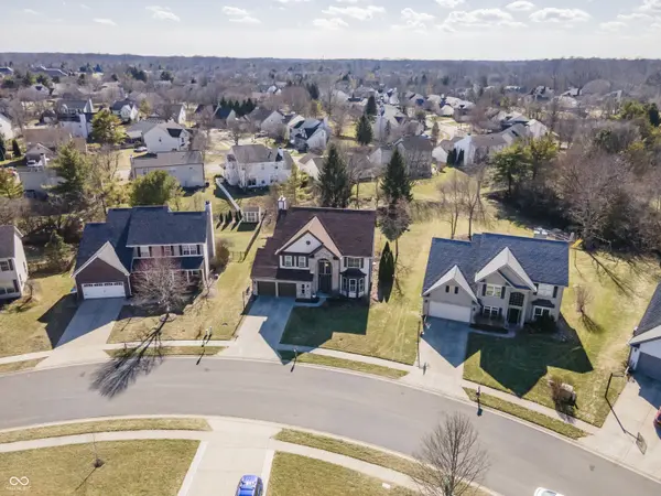 10136 Hawks Lake DR, Fishers, IN 46037