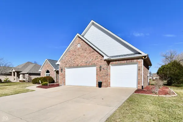 2080 Fairway Lakes DR, Franklin, IN 46131