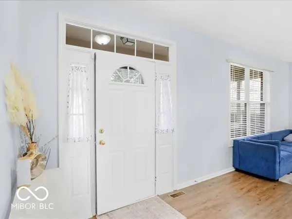 10165 Bootham Close, Fishers, IN 46038