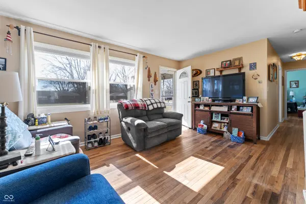 231 Hopkins RD, Cumberland, IN 46229