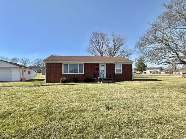 804 S Main ST, Brownstown, IN 47220