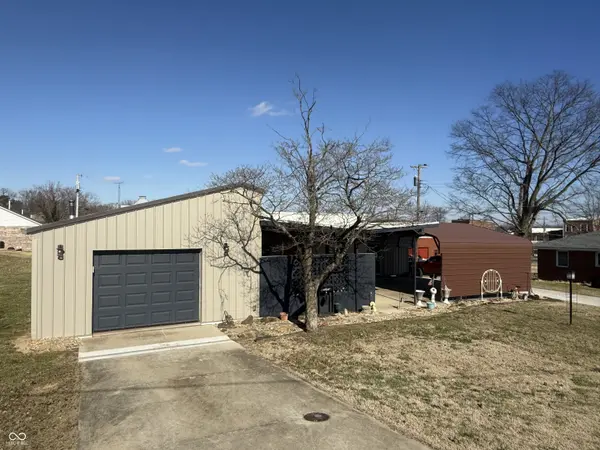 215 W Cross ST, Brownstown, IN 47220