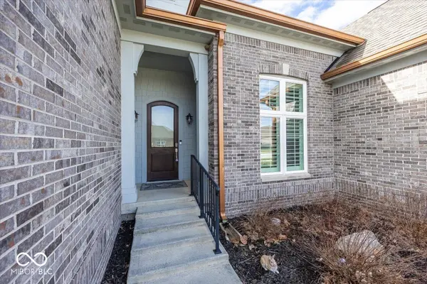 4305 Prairie Falcon DR, Zionsville, IN 46077