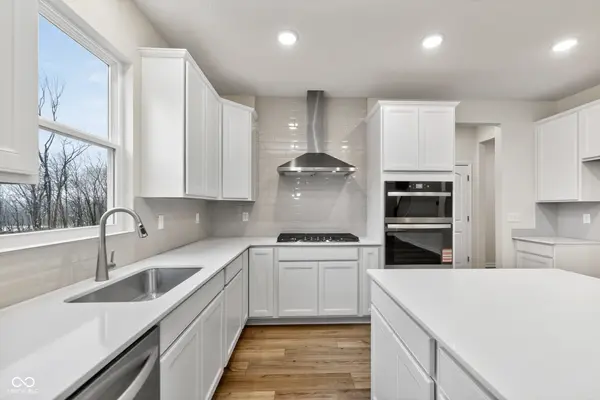 878 Rivendell DR, Avon, IN 46123