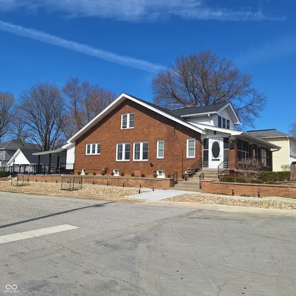 102 N Main ST, Cloverdale, IN 46120