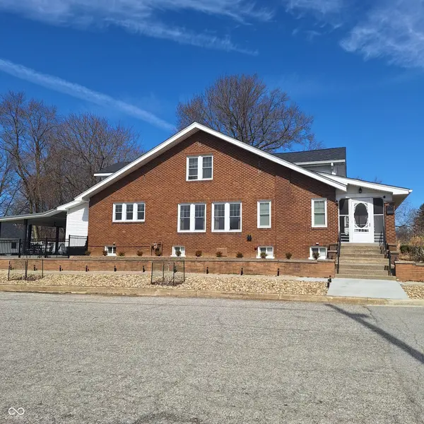 102 N Main ST, Cloverdale, IN 46120