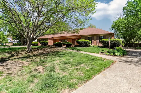 5459 Hedgerow DR, Indianapolis, IN 46226