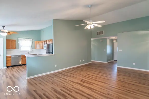 1005 Honeysuckle CT, Mooresville, IN 46158
