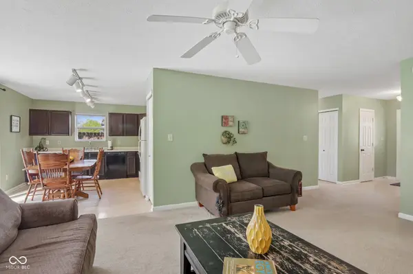 6605 W Odessa WAY, Mccordsville, IN 46055