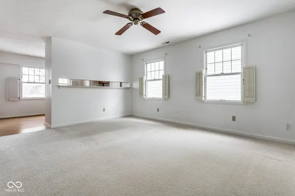 27 Dapple CT, Zionsville, IN 46077
