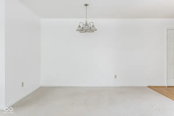27 Dapple CT, Zionsville, IN 46077