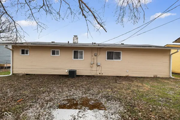 2118 Newcomer LN, Beech Grove, IN 46107