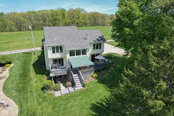 889 E North Shore DR, Brownstown, IN 47220