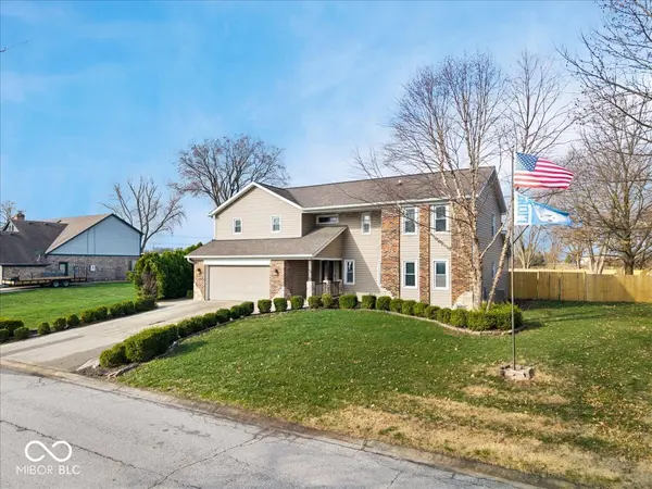 84 Glenbrook LN, Avon, IN 46123