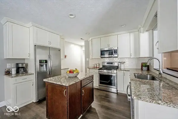 13599 Sweet Briar Pkwy, Fishers, IN 46038