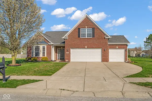 9357 Woodslake DR, Indianapolis, IN 46278