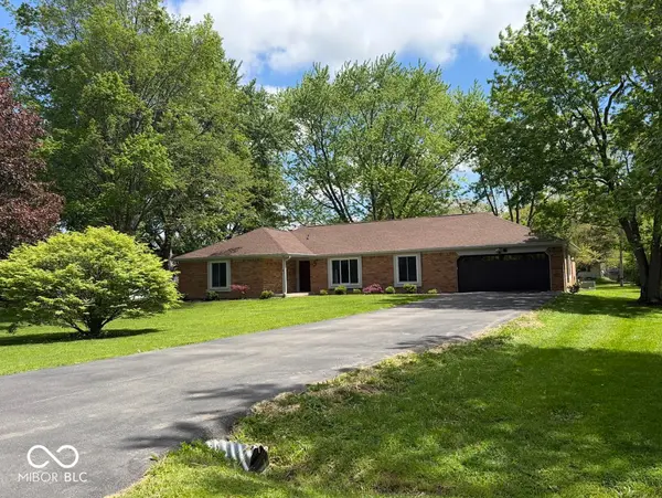 229 E Village DR, Carmel, IN 46032