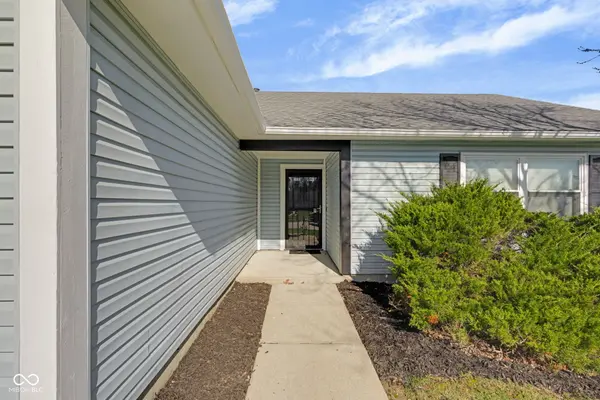 9536 English Oak DR, Indianapolis, IN 46235