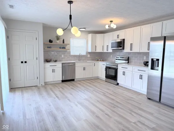 9536 English Oak DR, Indianapolis, IN 46235
