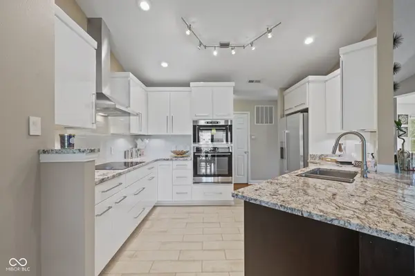 10275 Memorial Knoll DR, Indianapolis, IN 46234