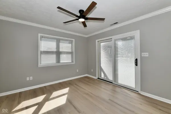 83 S 8th AVE, Beech Grove, IN 46107