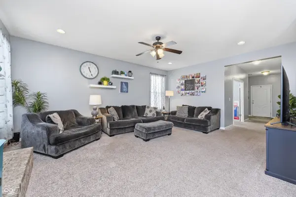 5752 Bluff View LN, Whitestown, IN 46075