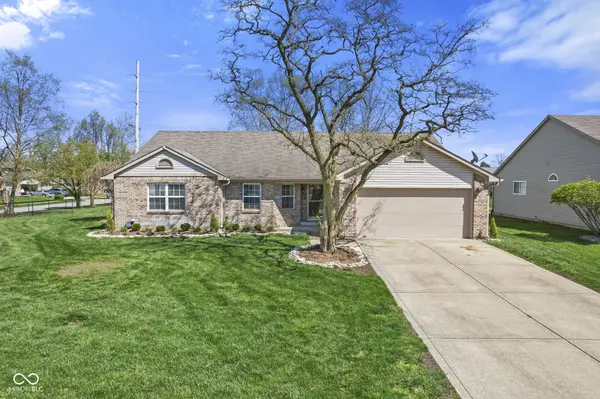 927 St Charles PL, Greenwood, IN 46143