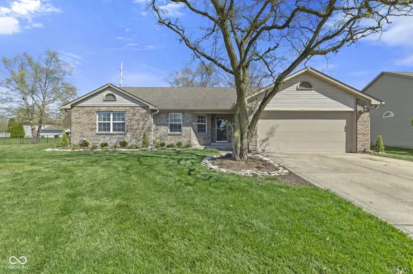 927 St Charles PL,  Greenwood,  IN 46143
