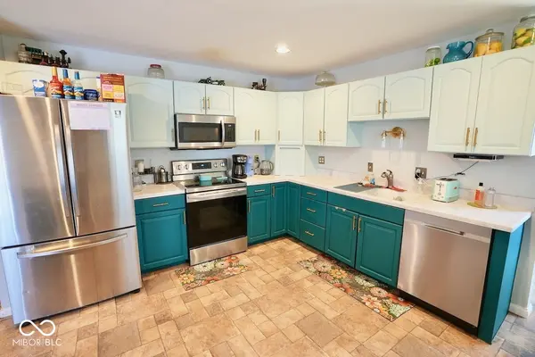 131 West ST, Whiteland, IN 46184