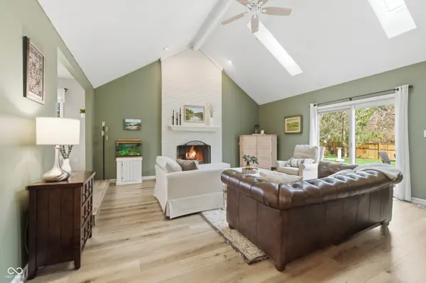 9892 Barth DR, Zionsville, IN 46077