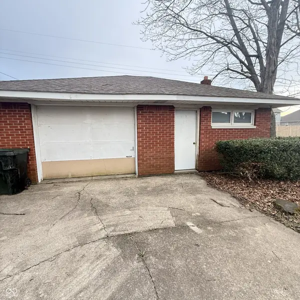 4839 W Oak DR, New Palestine, IN 46163