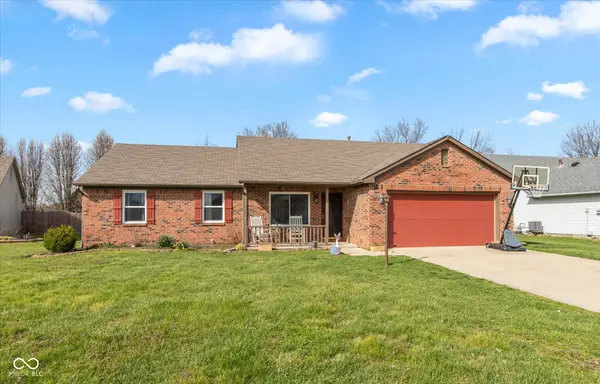 52 Grassy DR, Whiteland, IN 46184