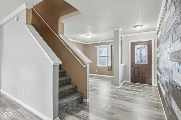 2045 Morning Light LN, Greenwood, IN 46143