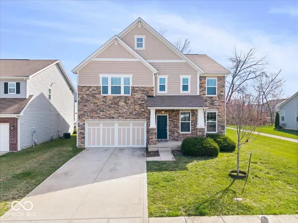 8595 N Deer Hill DR, Mccordsville, IN 46055