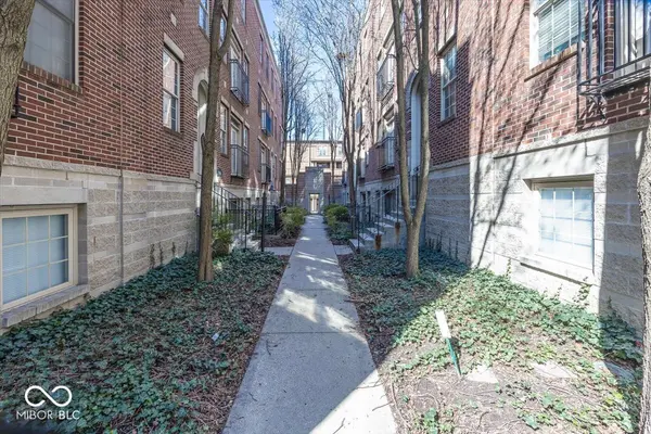 226 N Cleveland ST #B, Indianapolis, IN 46204