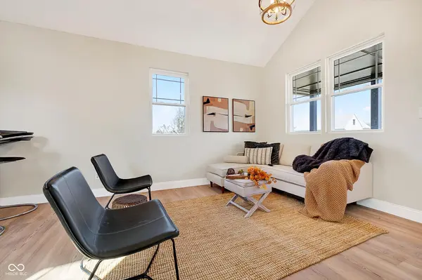 2015 N F ST, Elwood, IN 46036