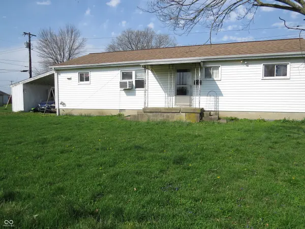 825 Jackson ST, Hope, IN 47246
