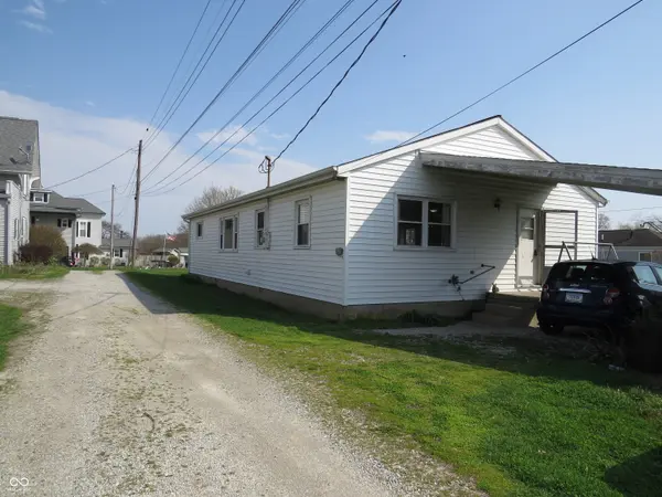 825 Jackson ST, Hope, IN 47246