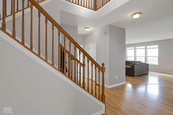 8859 Delaney DR, Fishers, IN 46038