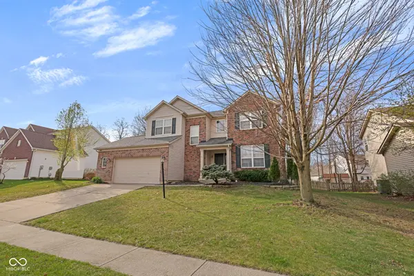 8859 Delaney DR, Fishers, IN 46038