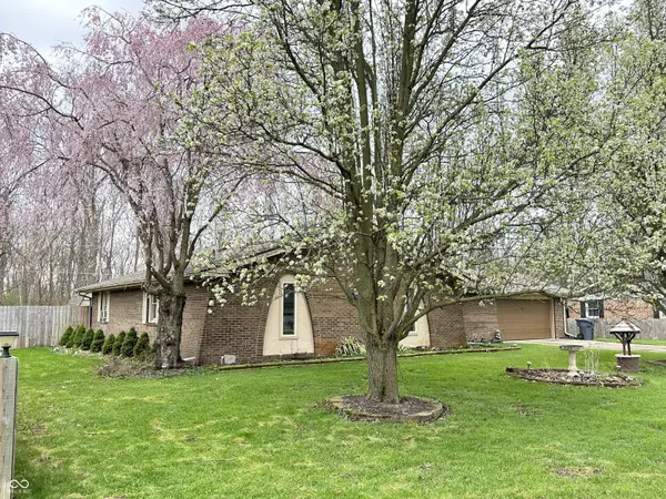 2120 Kitchen DR, Anderson, IN 46017