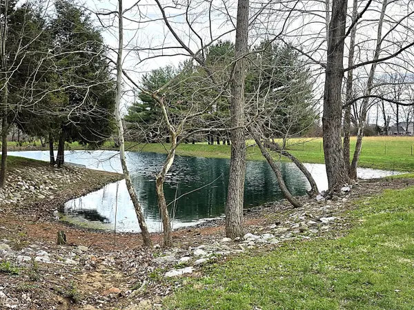 7158 New Harmony RD, Martinsville, IN 46151