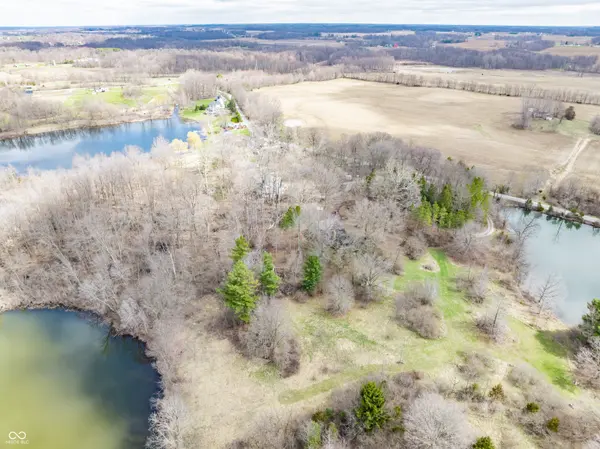 1235 N Wilson Lake RD, Columbia City, IN 46725