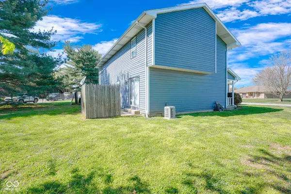 604 - 606 Hillcrest CIR, Seymour, IN 47274