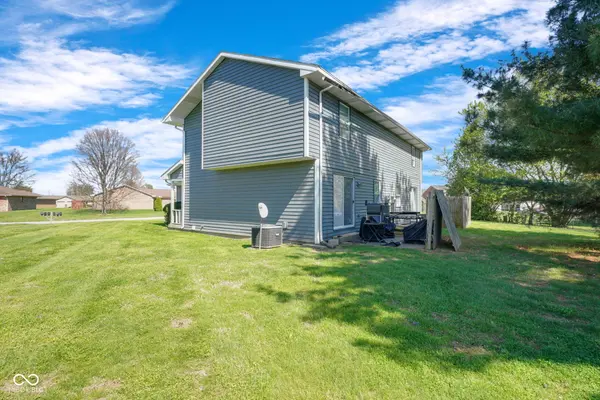 604 - 606 Hillcrest CIR, Seymour, IN 47274