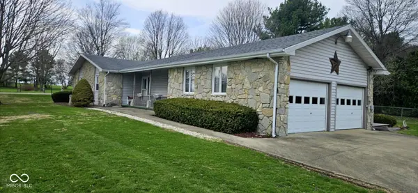 528 Linden DR, Spiceland, IN 47385